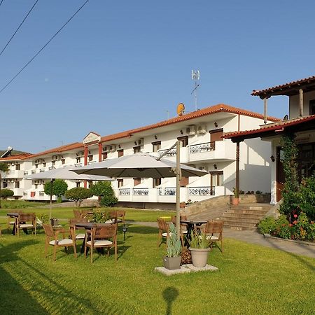 Hotel Ermioni Kalamítsion Buitenkant foto