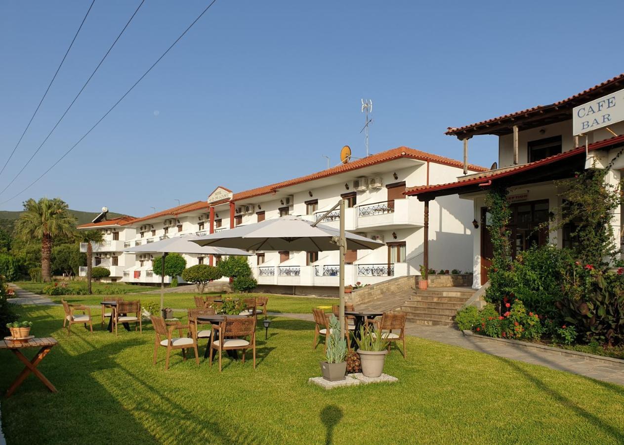 Hotel Ermioni Kalamítsion Buitenkant foto