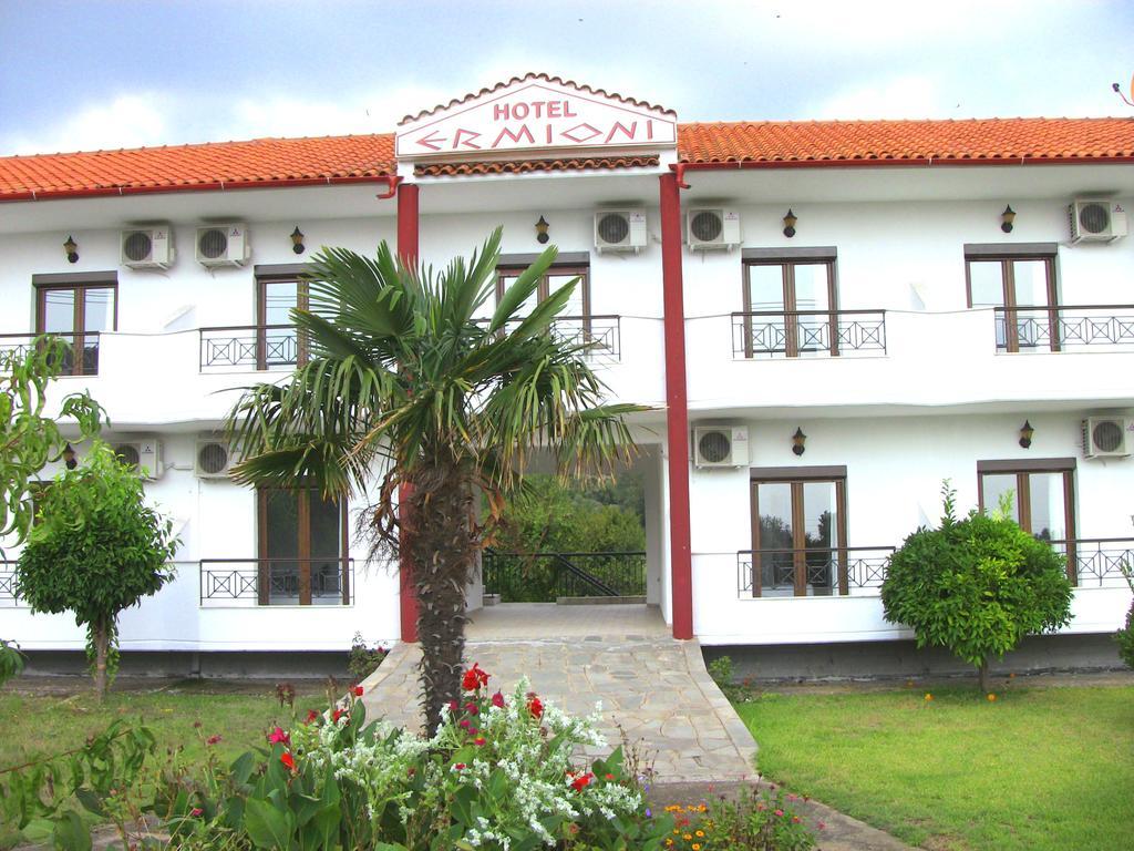 Hotel Ermioni Kalamítsion Buitenkant foto